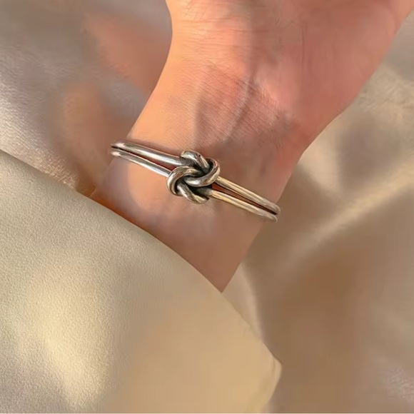 Zara Jewelry - Trendy Design S925 Silver Knot Bracelet